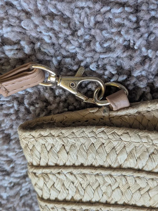 Woven Straw Envelope Adjustable Crossbody Clutch - Picture 10 of 11